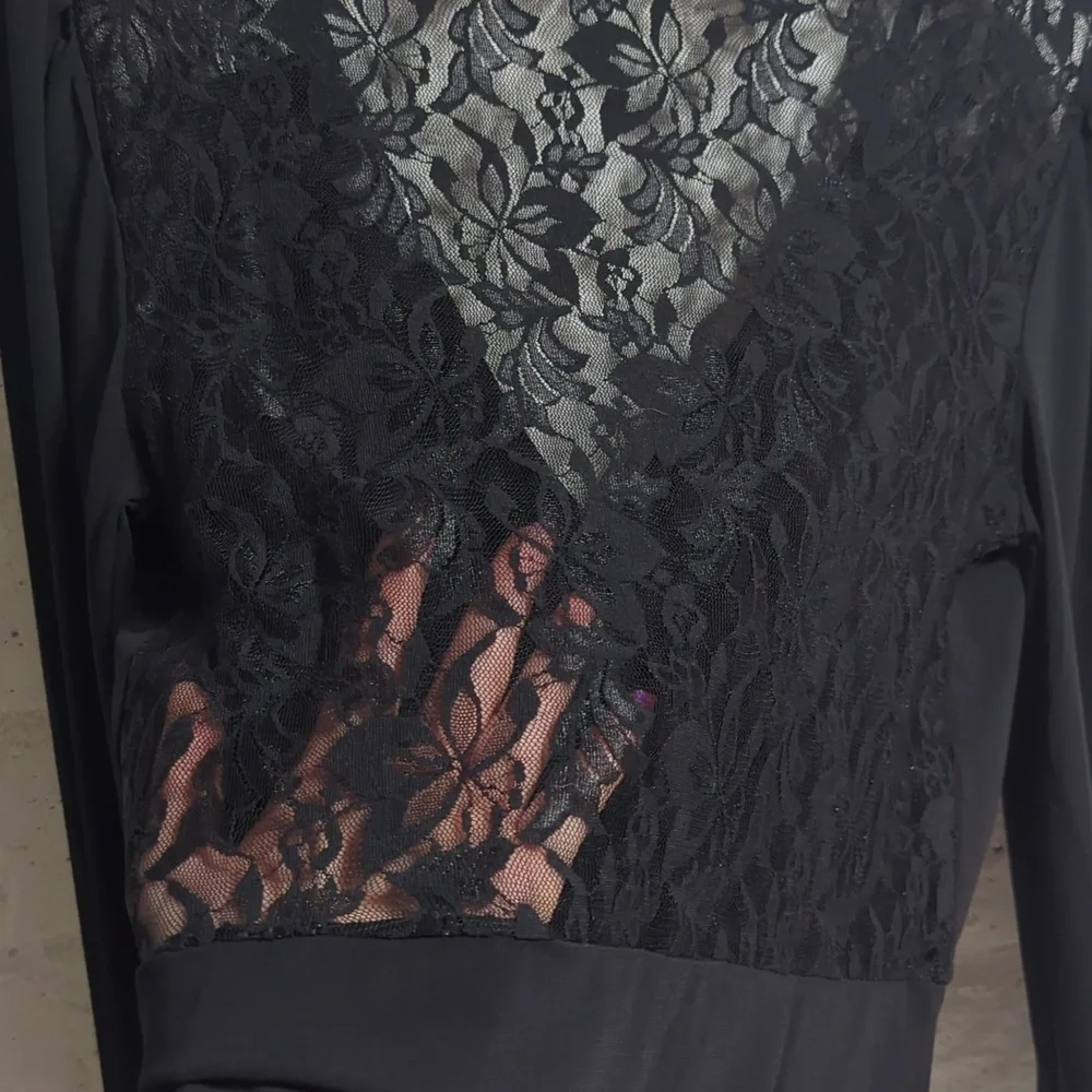 Venus Deep V neck Top - Picture 5 of 6